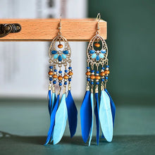 Load image into Gallery viewer, Feather earrings