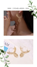 Load image into Gallery viewer, Gold geometric earrings